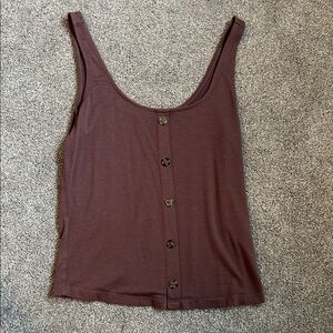 3/15$ 🛍️ Dynamite Mauve Button-Front Tank Top